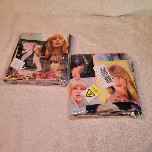 Taylor Swift Throw 18" by 18" Pillow Case Covers Set of 2 NWT - Picture 4 of 5